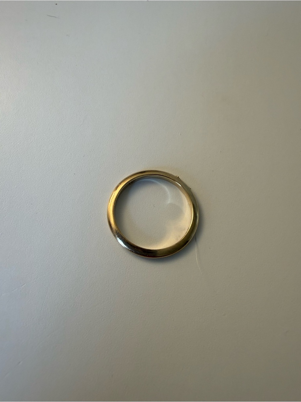 14k gold knife edge band